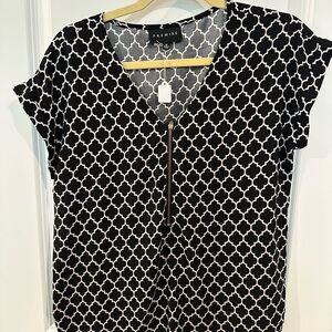 Premise Black and White Patterned Women's Top